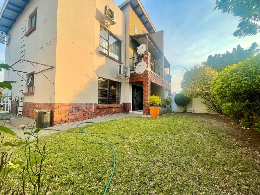 2 Bedroom Property for Sale in Waterval East North West